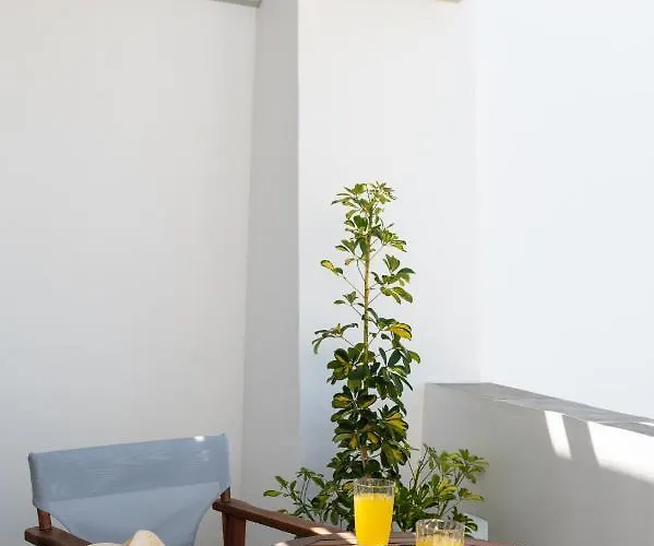 Sea Lilies Apart Otel 4*