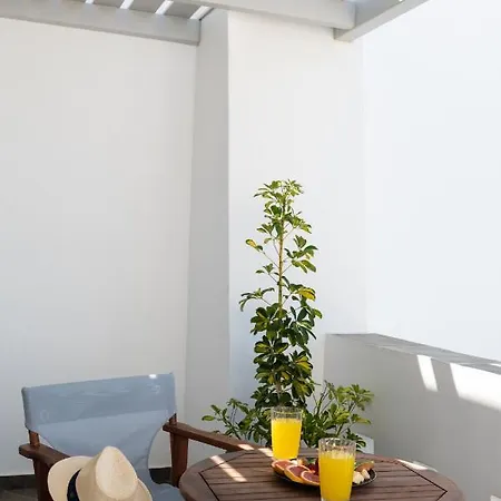 Sea Lilies Aparthotel 4*