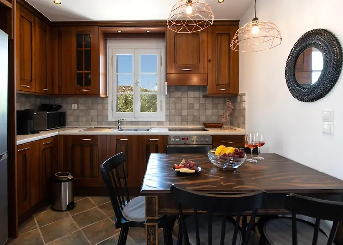 Sea Lilies Plaka (Naxos)