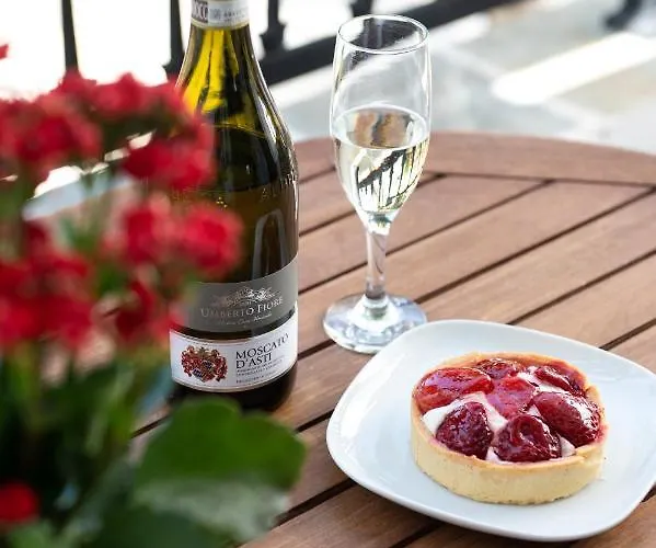 Sea Lilies Plaka (Naxos)